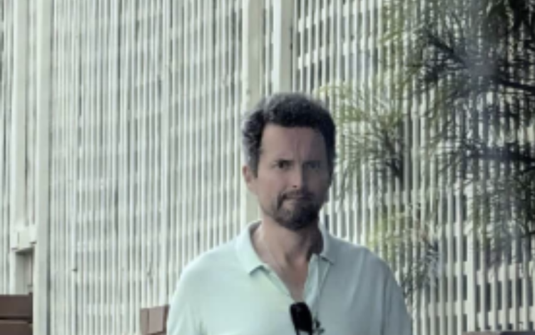 MAN SLUT-SHAMES WOMEN ON STREET